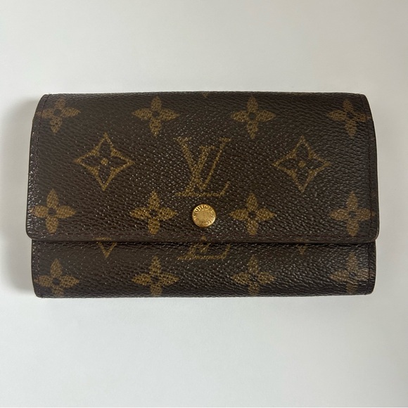 Louis Vuitton Handbags - Louis Vuitton compact wallet